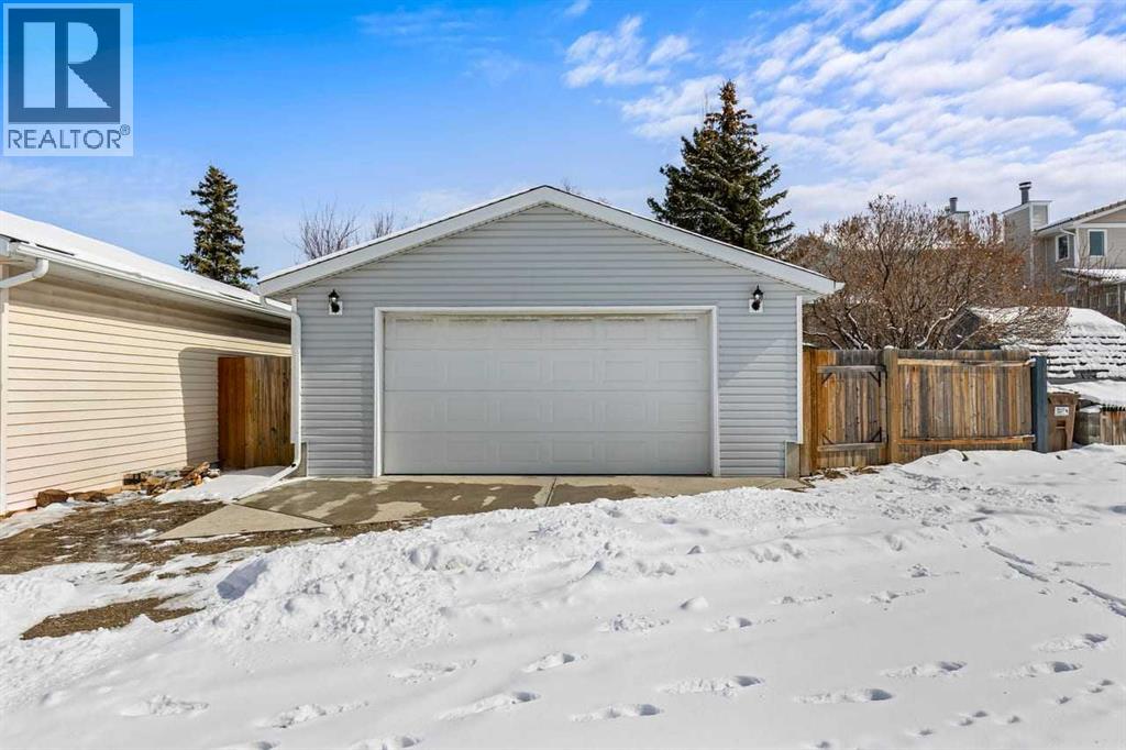 9759 Sanderling Way NW, Calgary, Alberta