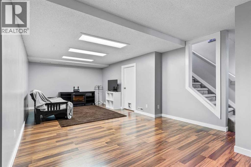 9759 Sanderling Way NW, Calgary, Alberta  T3K 3R8 - Photo 35 - A2297901