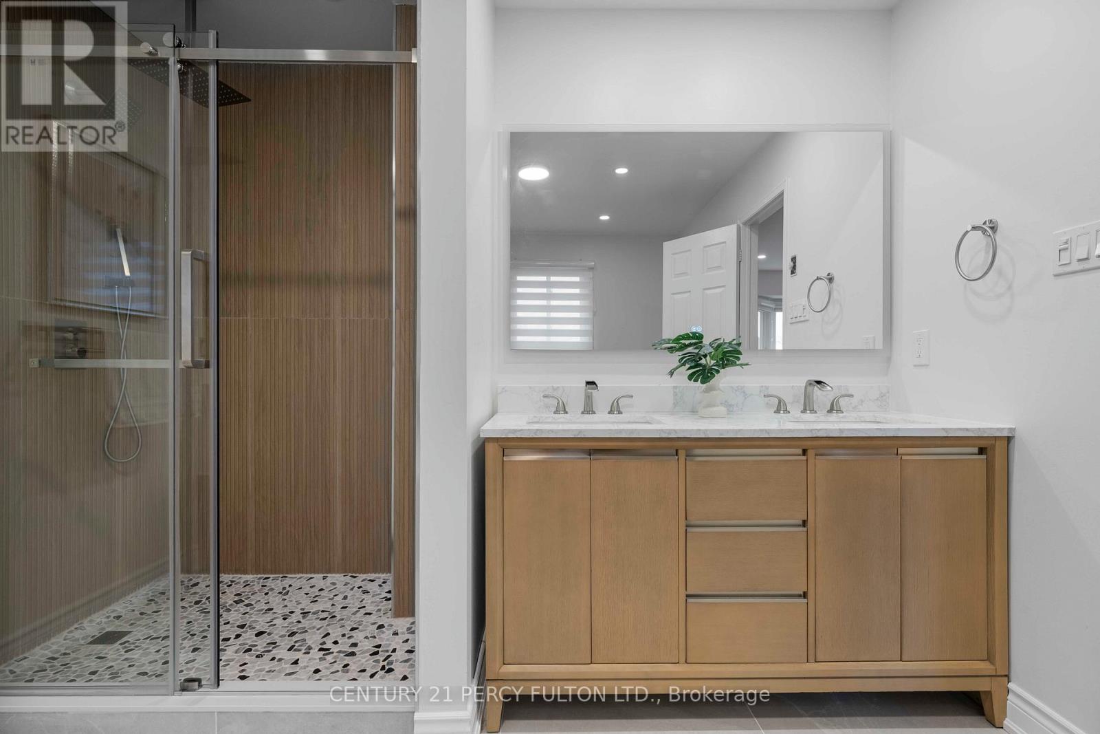 5393 Glen Erin Drive, Mississauga, Ontario  L5M 5C8 - Photo 34 - W12957498