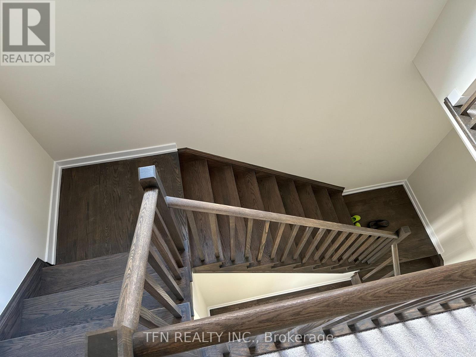 16 Lilac Circle, Haldimand, Ontario  N3W 0H5 - Photo 10 - X12957474