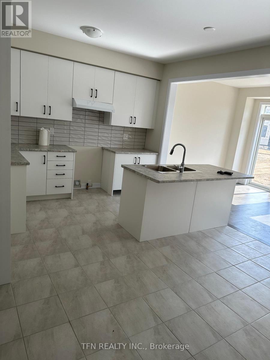 16 Lilac Circle, Haldimand, Ontario  N3W 0H5 - Photo 3 - X12957474