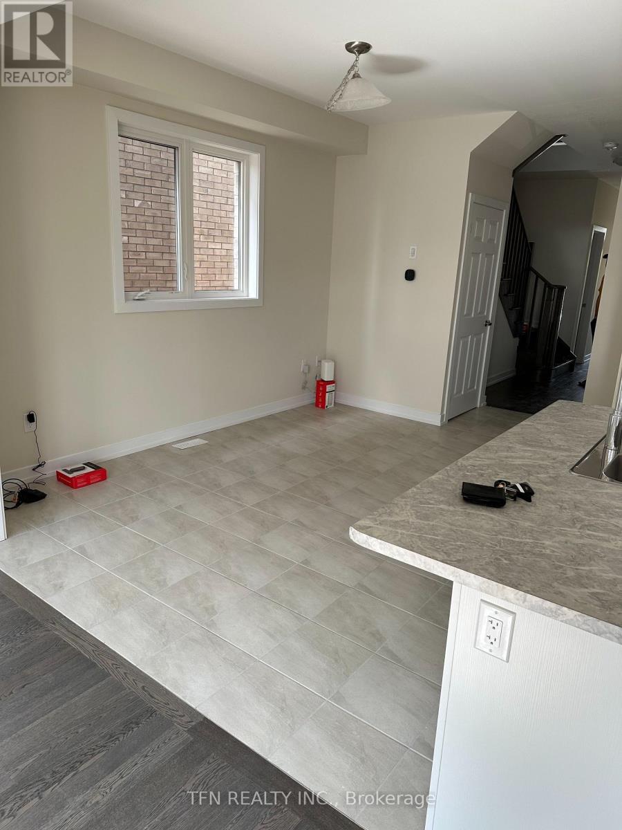 16 Lilac Circle, Haldimand, Ontario  N3W 0H5 - Photo 6 - X12957474