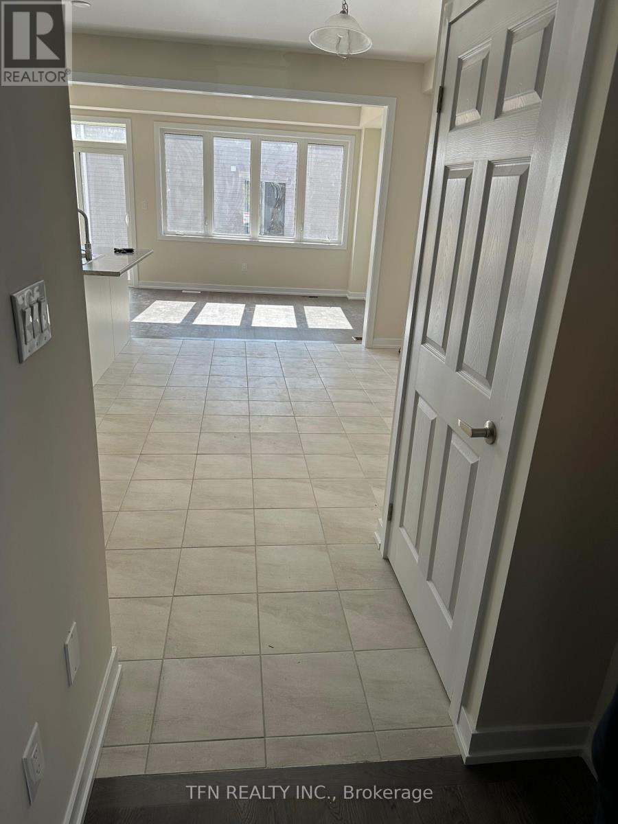 16 Lilac Circle, Haldimand, Ontario  N3W 0H5 - Photo 8 - X12957474