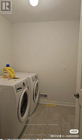 Room 2 - 49 Bud Leggett Cres Crescent, Georgina, Ontario L4P 0B5 - Photo 5 - N12933294