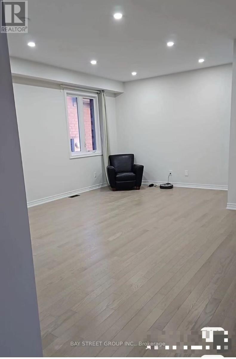 Room 2 - 49 Bud Leggett Cres Crescent, Georgina, Ontario L4P 0B5 - Photo 6 - N12933294