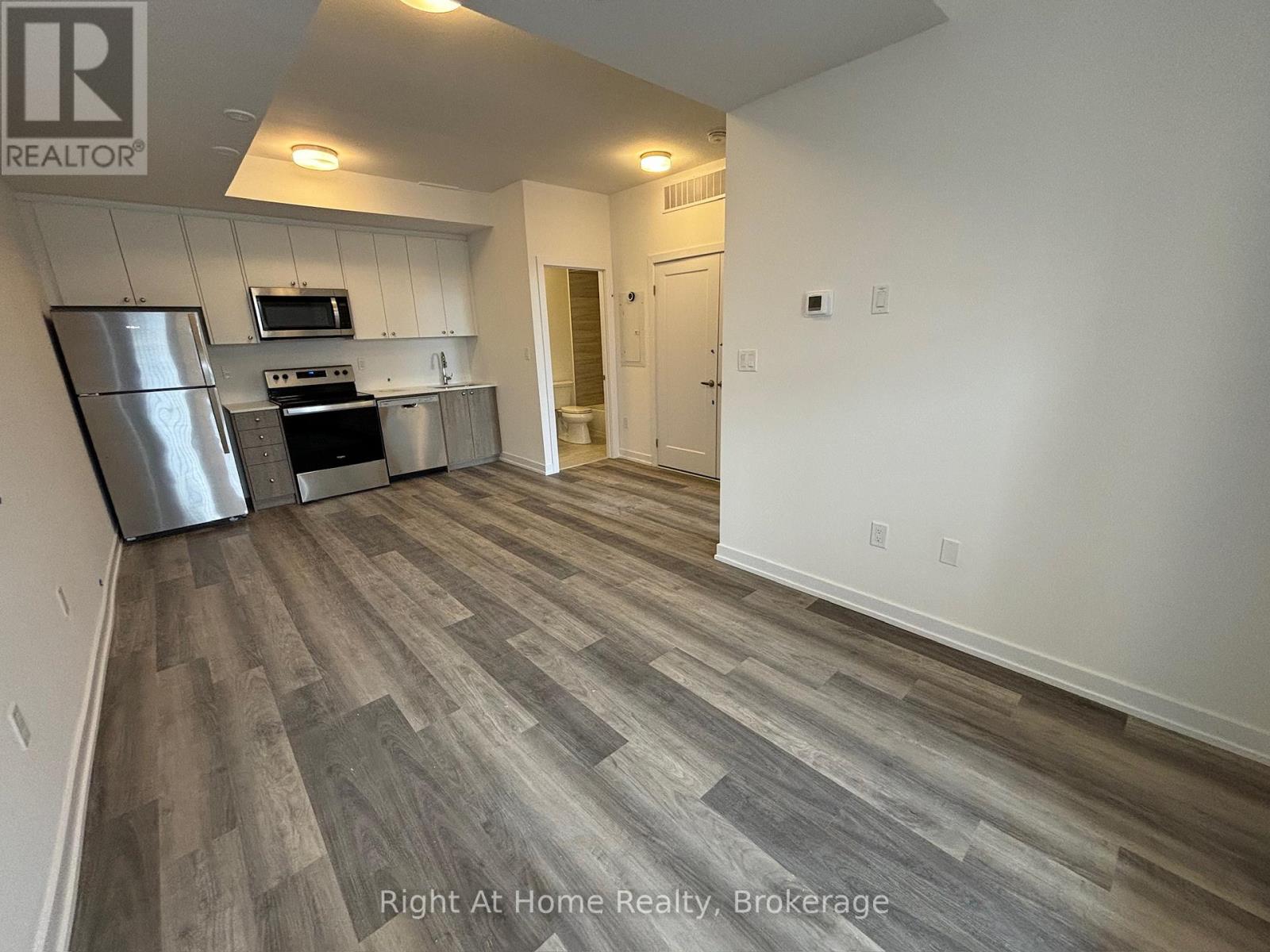 M17 - 40 PALACE STREET, Kitchener, Ontario