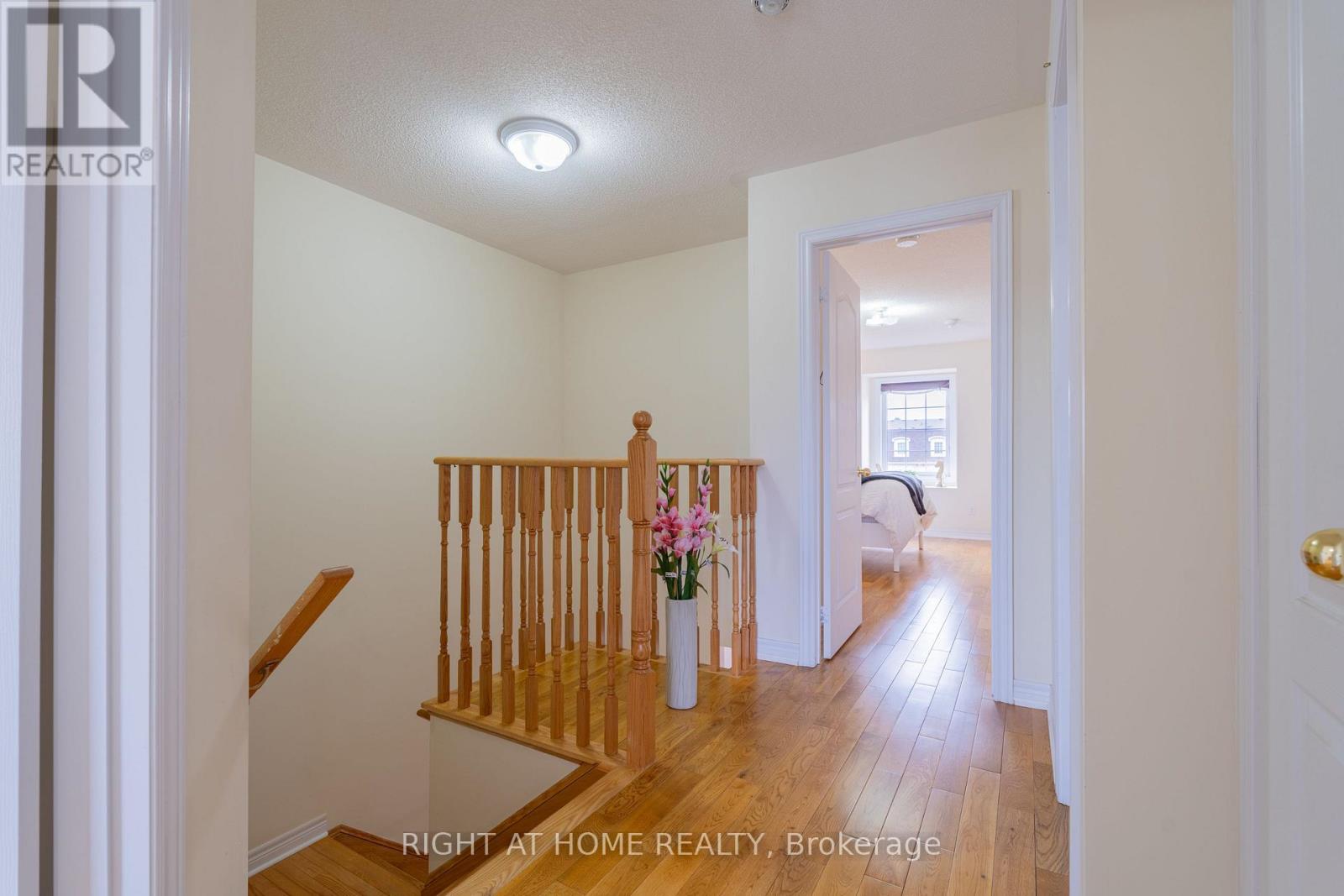 1518 Shepway Mews, Pickering, Ontario L1X 0C7 - Photo 18 - E12949756