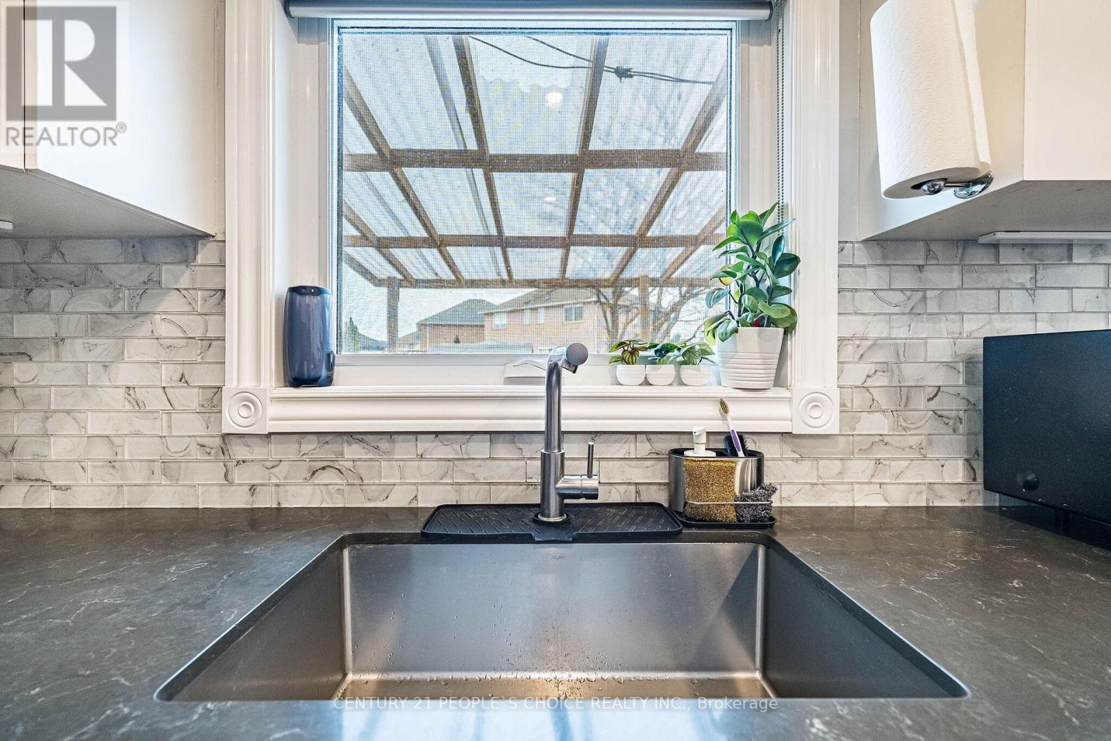 1219 Quest Circle, Mississauga, Ontario L5N 8B9 - Photo 18 - W12951538