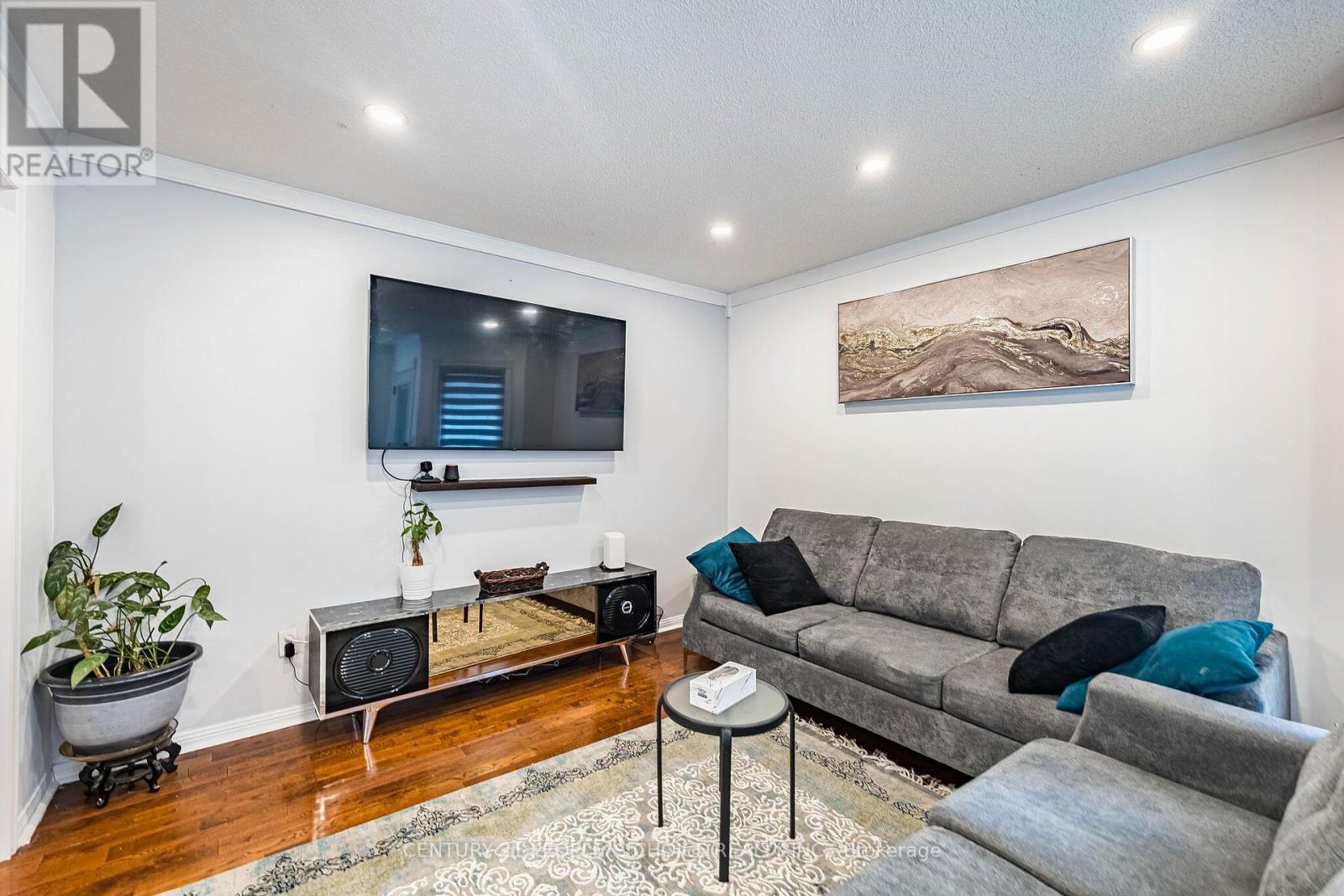 1219 Quest Circle, Mississauga, Ontario L5N 8B9 - Photo 4 - W12951538