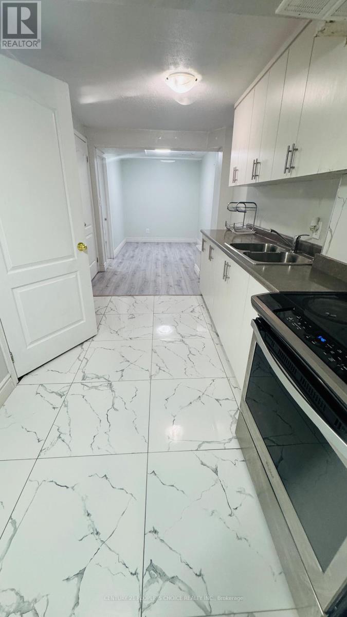 1219 Quest Circle, Mississauga, Ontario L5N 8B9 - Photo 46 - W12951538