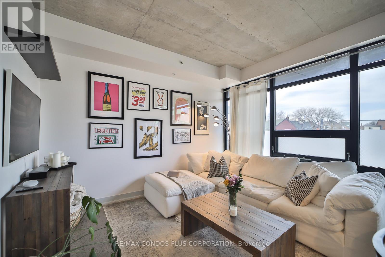 206 - 1239 DUNDAS STREET W, Toronto, Ontario