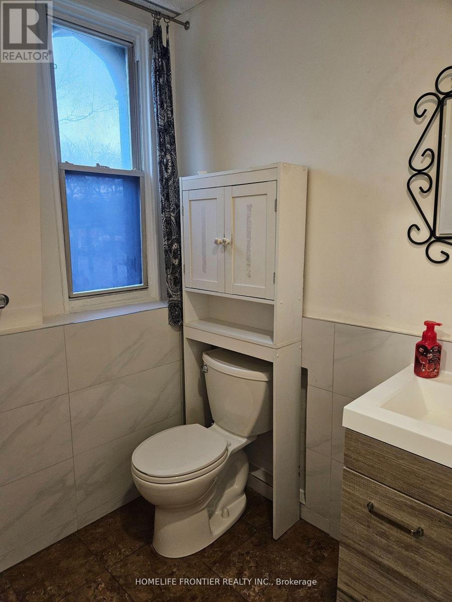 556 Parliament Street, Toronto, Ontario  M4X 1P6 - Photo 7 - C12957582