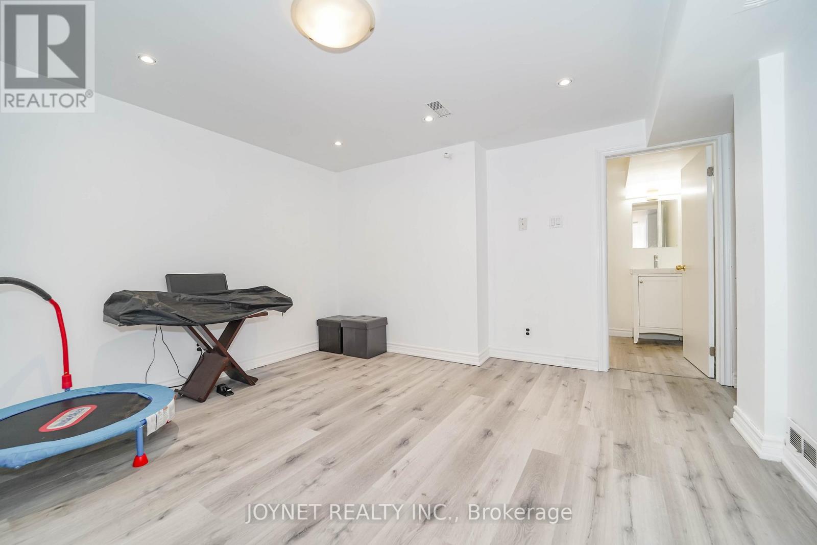 299 Palmer Avenue, Richmond Hill, Ontario  L4C 1P4 - Photo 36 - N12957548