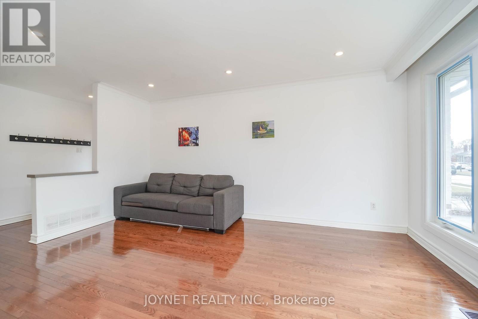 299 Palmer Avenue, Richmond Hill, Ontario  L4C 1P4 - Photo 8 - N12957548