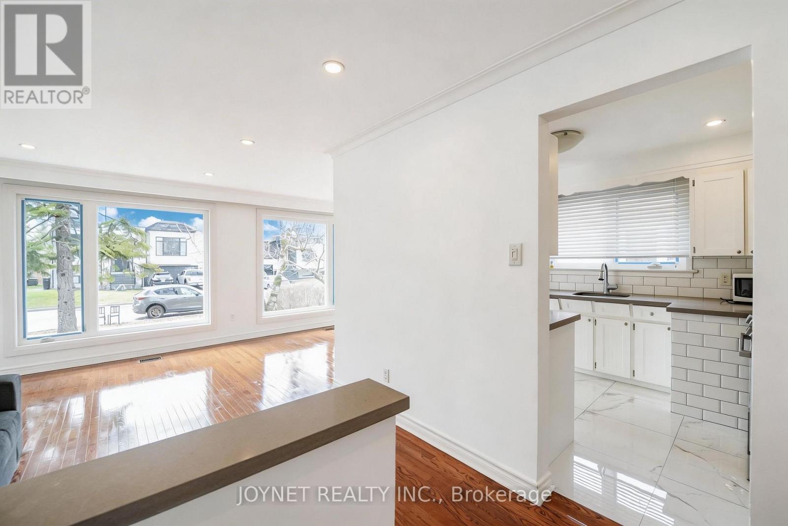 299 Palmer Avenue, Richmond Hill, Ontario  L4C 1P4 - Photo 9 - N12957548