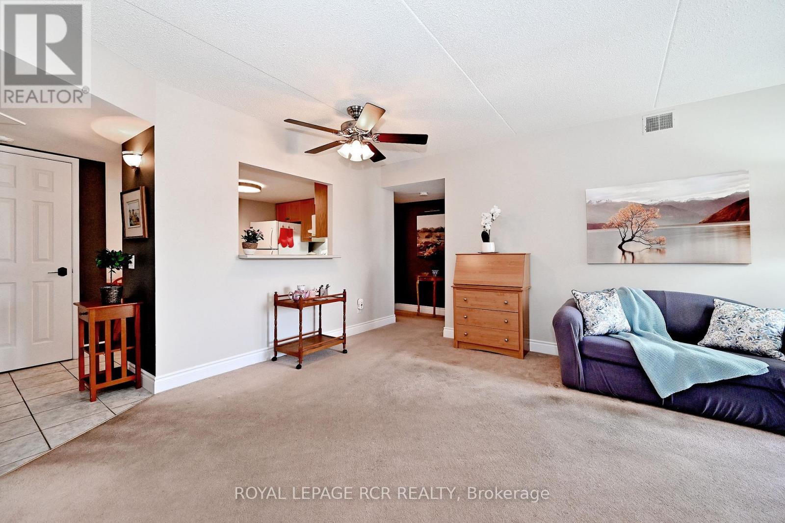 212 - 160 Wellington Street E, Aurora, Ontario  L4G 1J3 - Photo 10 - N12957554