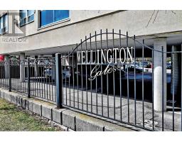 212 - 160 WELLINGTON STREET E, Aurora, Ontario
