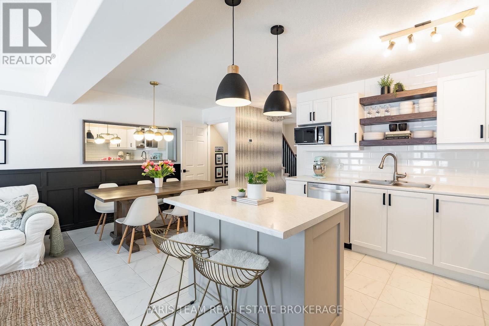 22 Spalding Crescent, Huntsville, Ontario  P1H 1C8 - Photo 5 - X12934834