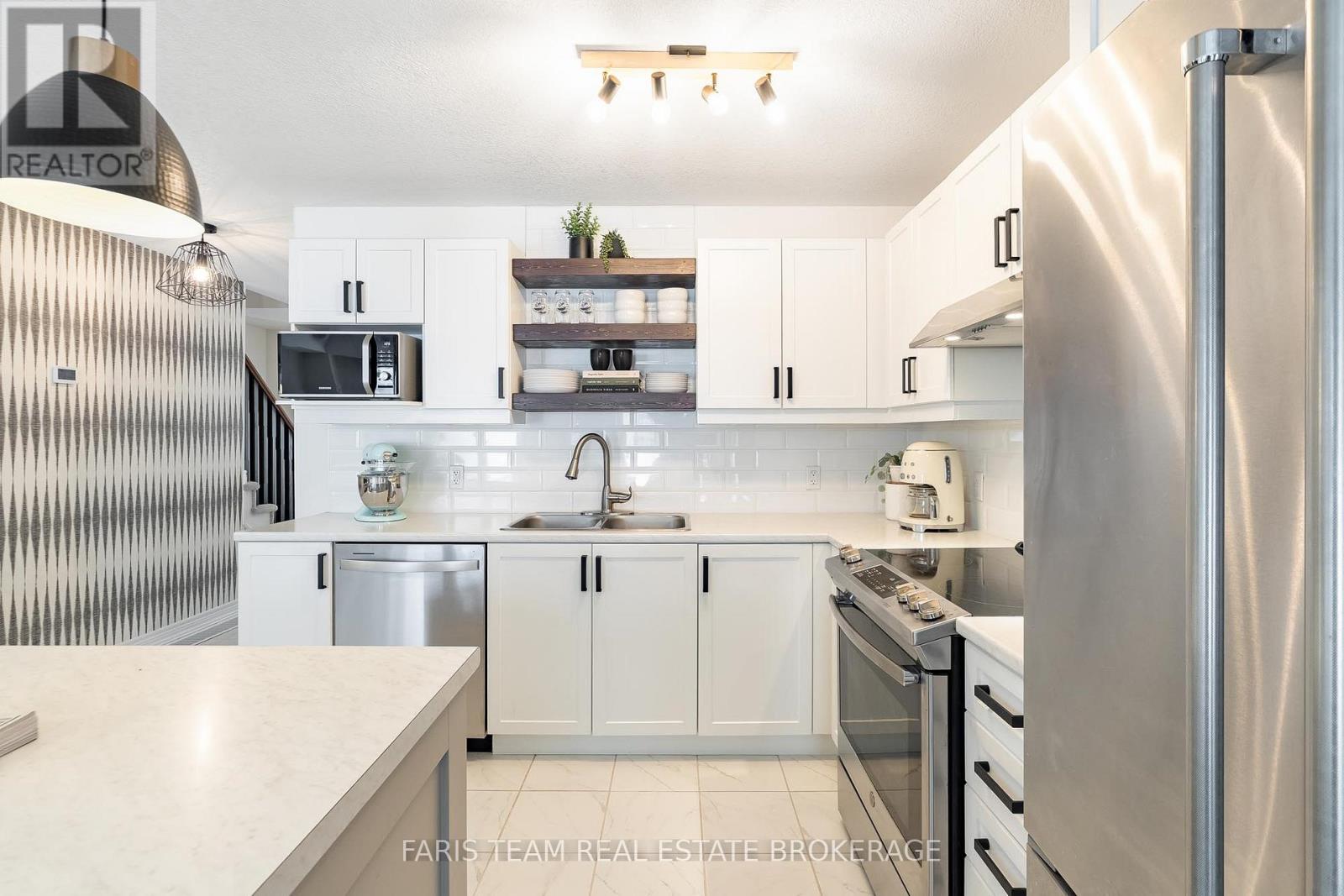 22 Spalding Crescent, Huntsville, Ontario  P1H 1C8 - Photo 6 - X12934834