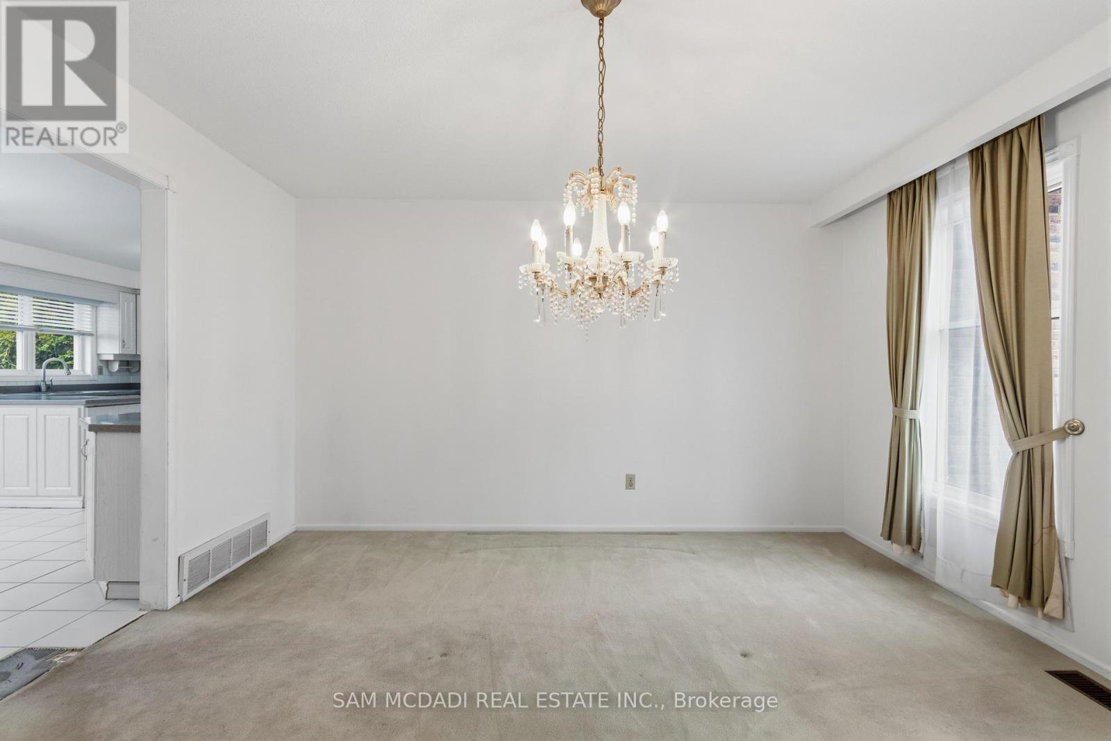 1929 Fieldgate Drive, Burlington, Ontario  L7P 3H4 - Photo 10 - W12957516