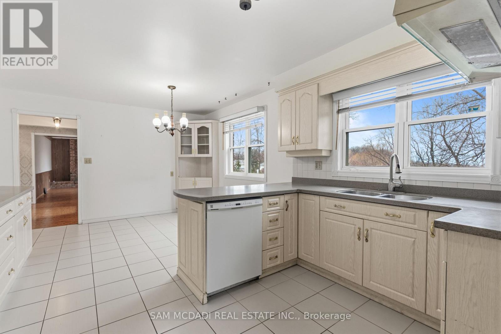 1929 Fieldgate Drive, Burlington, Ontario  L7P 3H4 - Photo 15 - W12957516