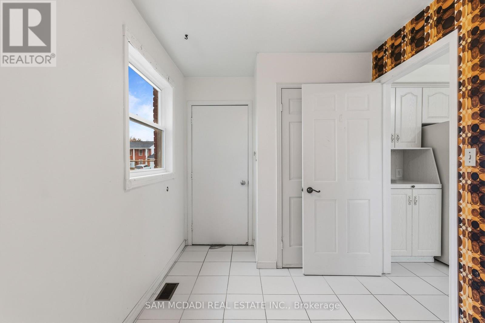 1929 Fieldgate Drive, Burlington, Ontario  L7P 3H4 - Photo 17 - W12957516