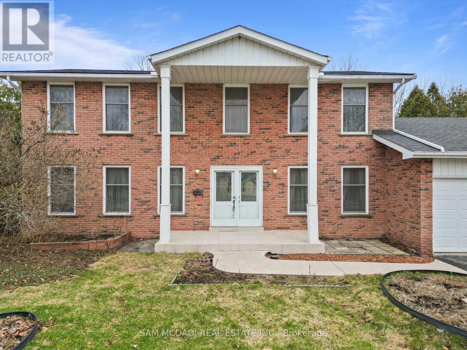 1929 Fieldgate Drive, Burlington, Ontario  L7P 3H4 - Photo 3 - W12957516