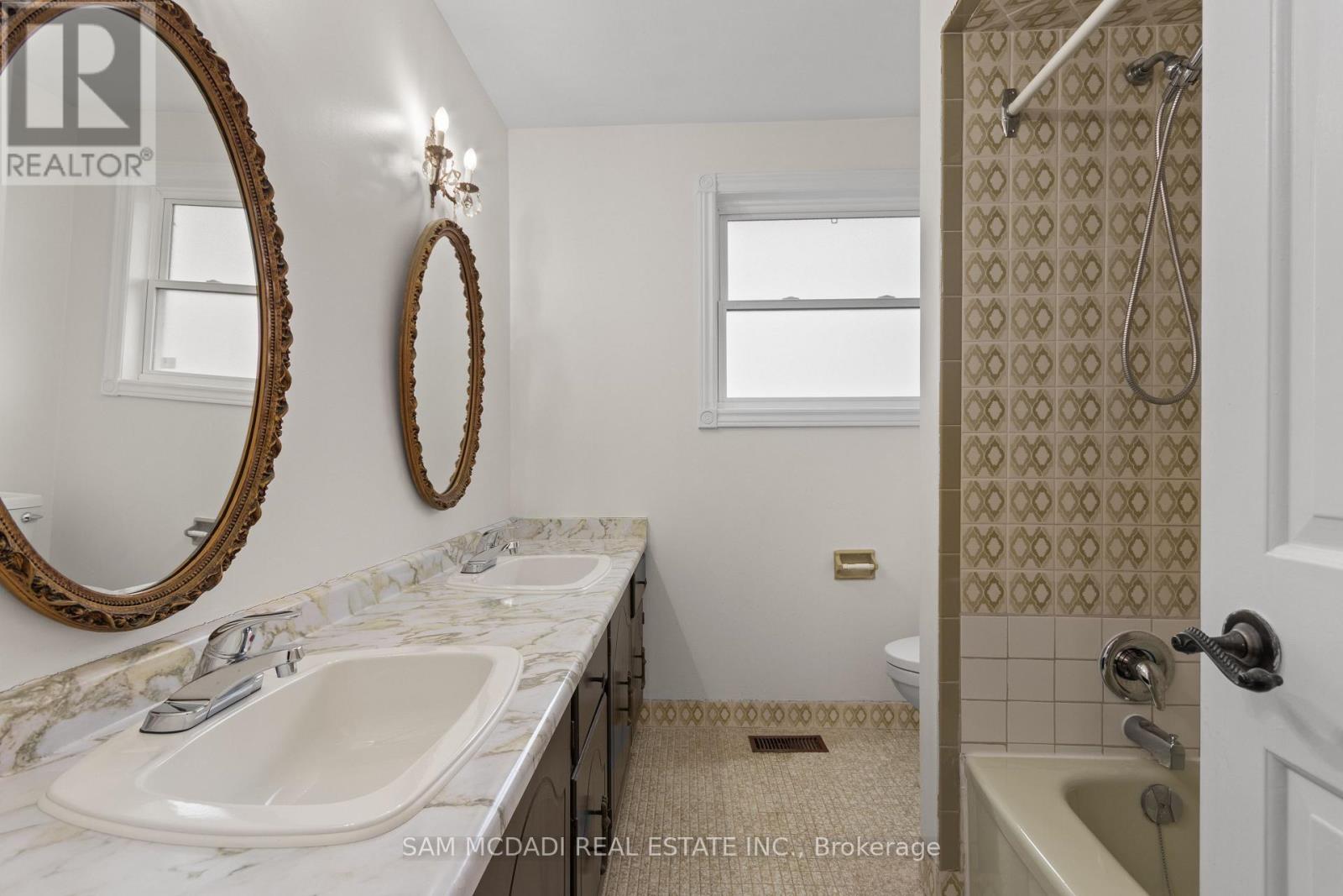 1929 Fieldgate Drive, Burlington, Ontario  L7P 3H4 - Photo 30 - W12957516