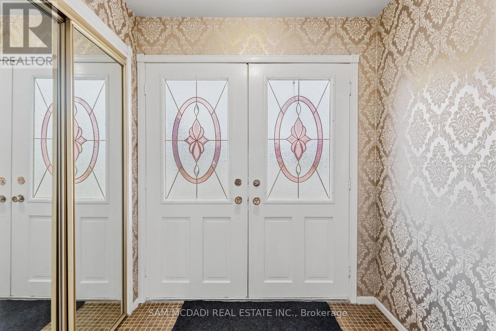 1929 Fieldgate Drive, Burlington, Ontario  L7P 3H4 - Photo 4 - W12957516