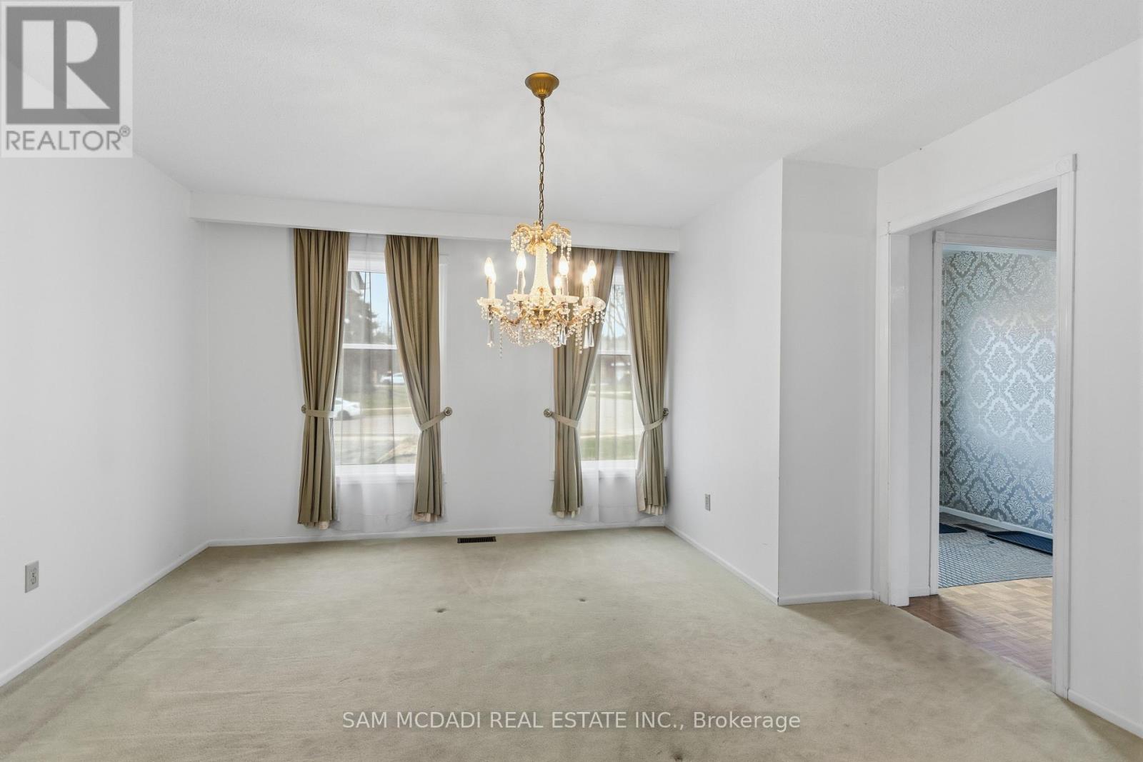 1929 Fieldgate Drive, Burlington, Ontario  L7P 3H4 - Photo 7 - W12957516