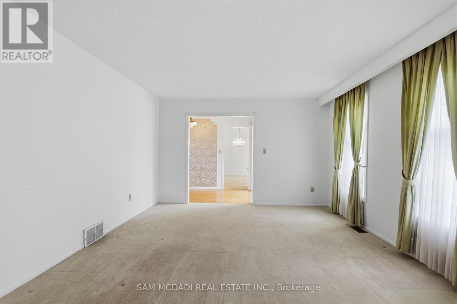 1929 Fieldgate Drive, Burlington, Ontario  L7P 3H4 - Photo 8 - W12957516