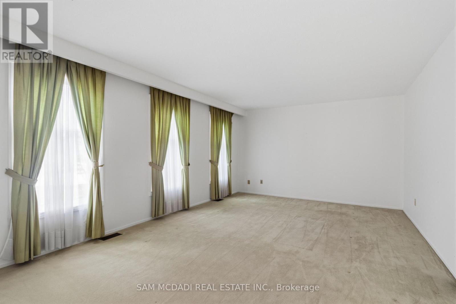 1929 Fieldgate Drive, Burlington, Ontario  L7P 3H4 - Photo 9 - W12957516