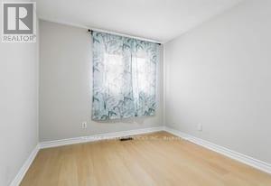 4291 Beacon Lane, Mississauga, Ontario  L5C 3V8 - Photo 22 - W12957560