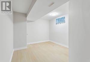 4291 Beacon Lane, Mississauga, Ontario  L5C 3V8 - Photo 33 - W12957560