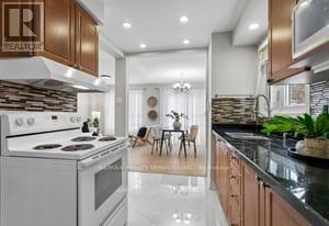 4291 Beacon Lane, Mississauga, Ontario  L5C 3V8 - Photo 8 - W12957560