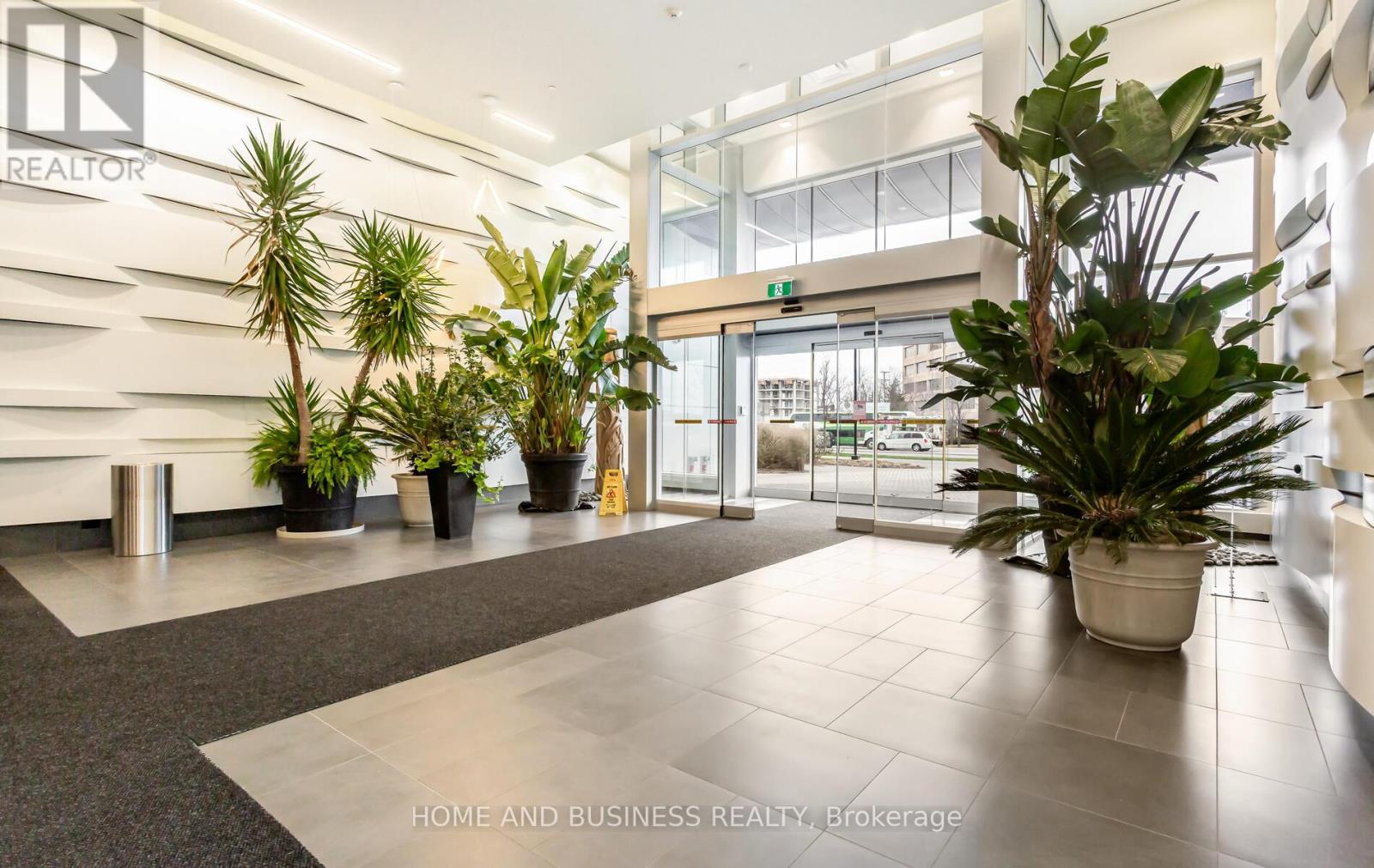 1218 - 2520 Eglinton Avenue W, Mississauga, Ontario  L5M 0Y2 - Photo 4 - W12957598