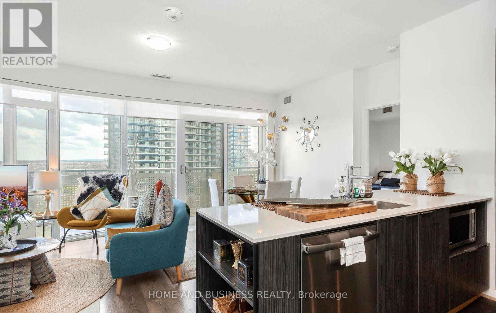 1218 - 2520 Eglinton Avenue W, Mississauga, Ontario  L5M 0Y2 - Photo 7 - W12957598