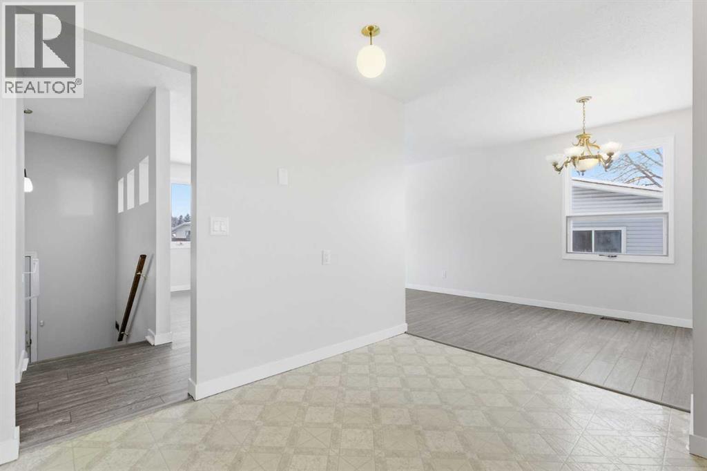 32 Fonda Mews SE, Calgary, Alberta  T2A 5S5 - Photo 4 - A2298267