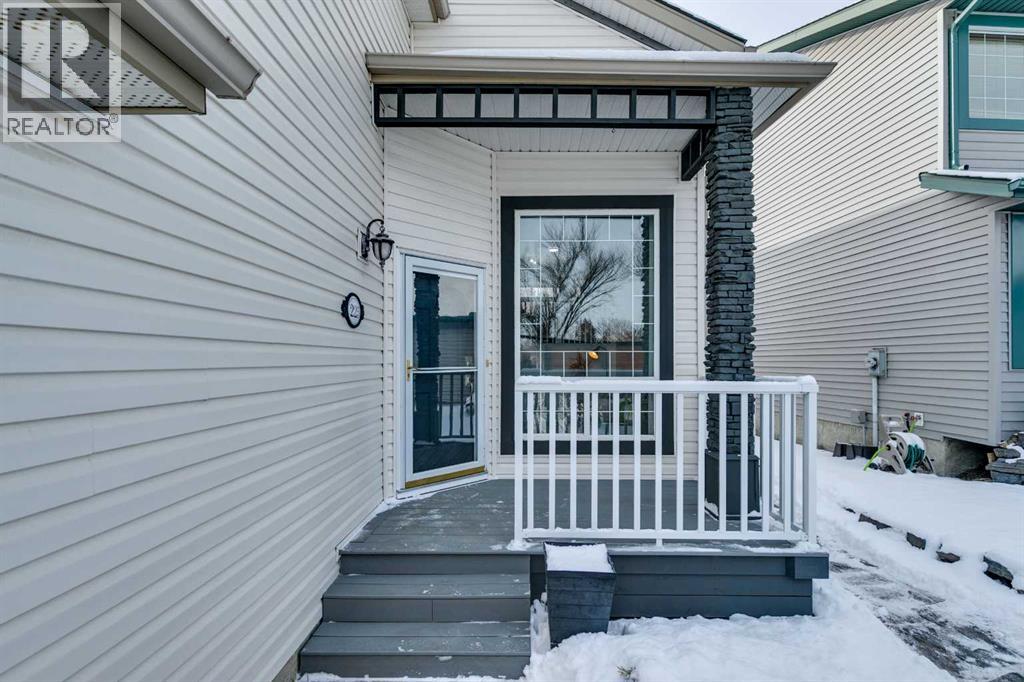 225 Somerset Drive Sw, Calgary, Alberta  T2Y 3K2 - Photo 2 - A2298806