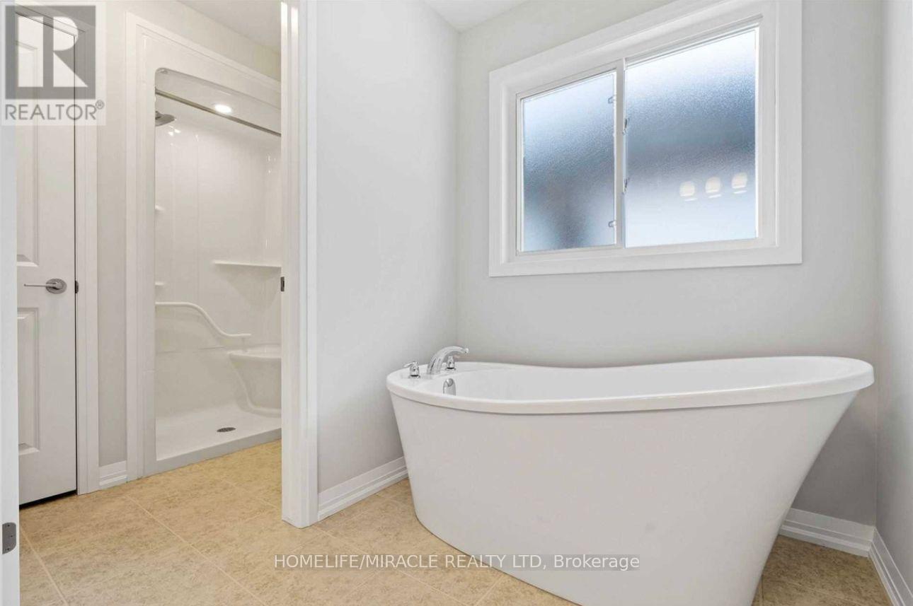 9302 White Oak Avenue, Niagara Falls, Ontario  L2G 0E9 - Photo 14 - X12957520