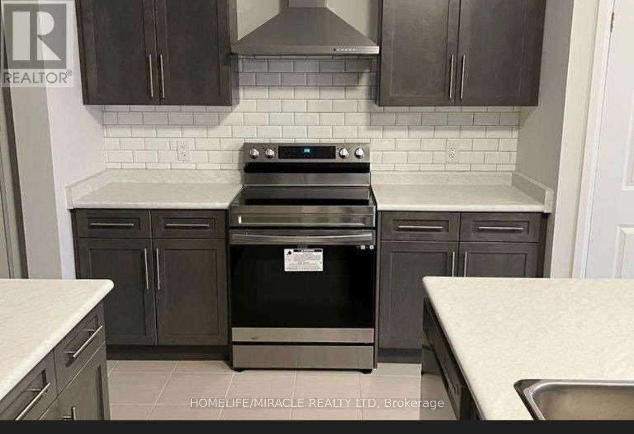 9302 White Oak Avenue, Niagara Falls, Ontario  L2G 0E9 - Photo 5 - X12957520