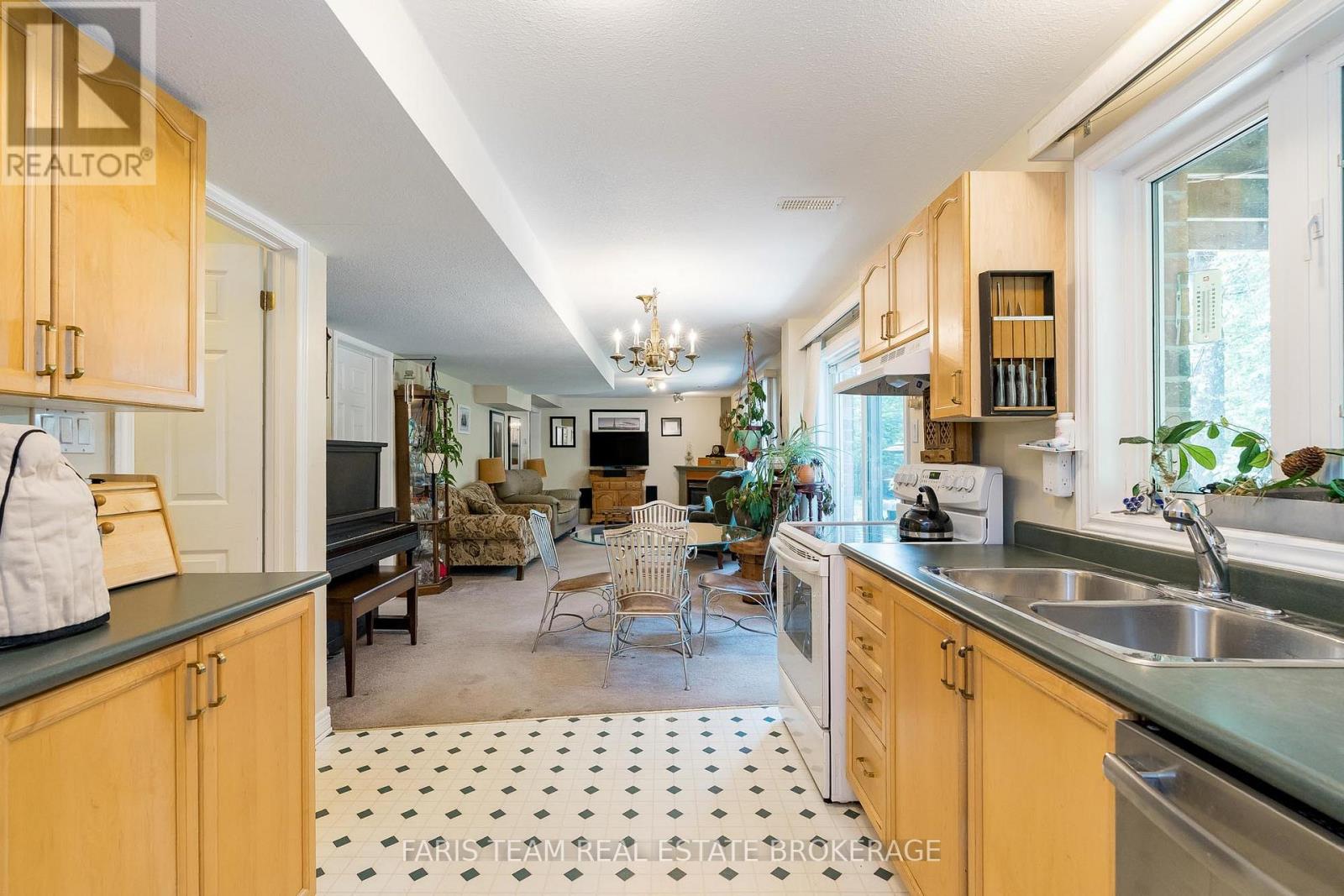 21 Forest Hill Drive, Springwater, Ontario  L9X 0J4 - Photo 30 - S12816040