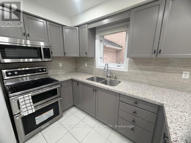 3 Todmorden Drive, Brampton, Ontario  L7A 1M5 - Photo 10 - W12952868