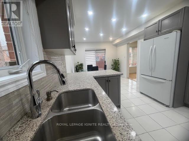 3 Todmorden Drive, Brampton, Ontario  L7A 1M5 - Photo 7 - W12952868