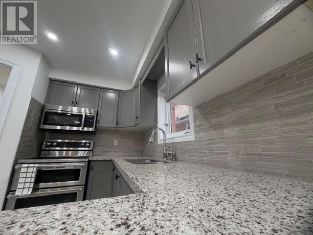 3 Todmorden Drive, Brampton, Ontario  L7A 1M5 - Photo 9 - W12952868