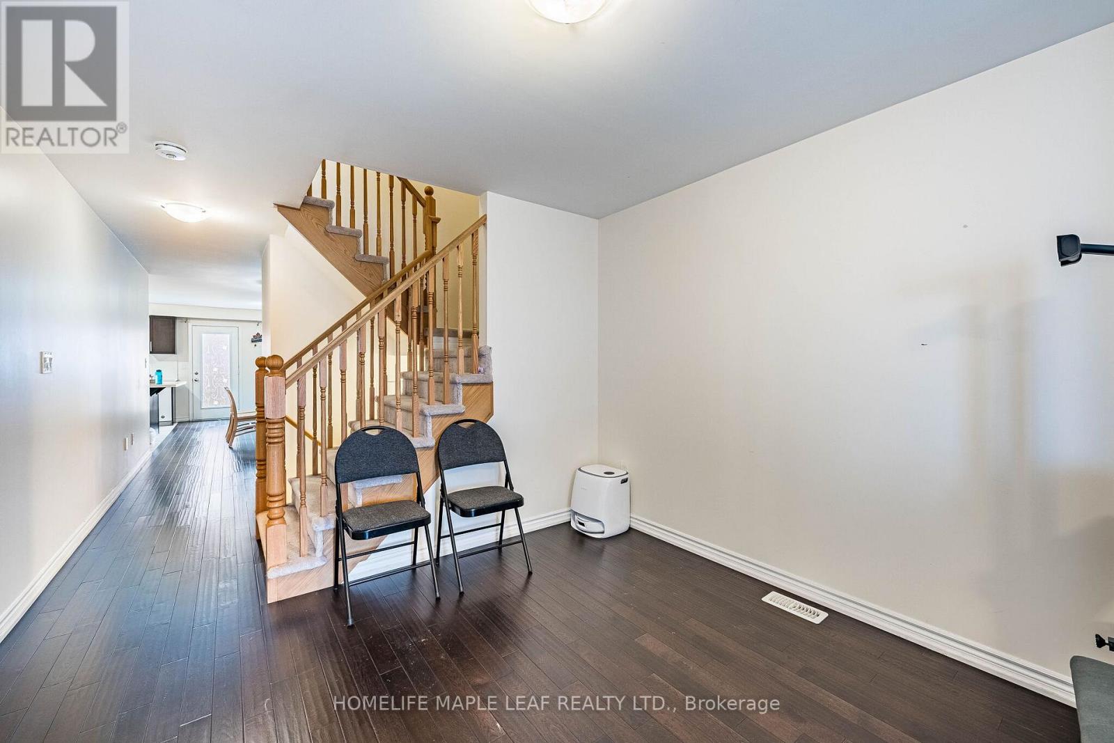 67 Benhurst Crescent, Brampton, Ontario  L7A 5A5 - Photo 8 - W12956374