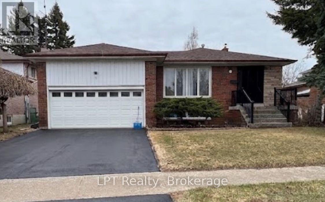 7 Briarbluff Avenue, Toronto, Ontario  M1E 3H2 - Photo 1 - E12932978