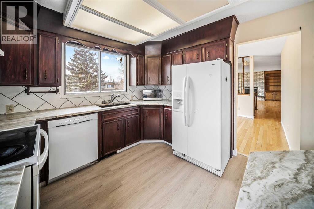 408 Queen Charlotte Drive Se, Calgary, Alberta  T2J 4H3 - Photo 10 - A2296570