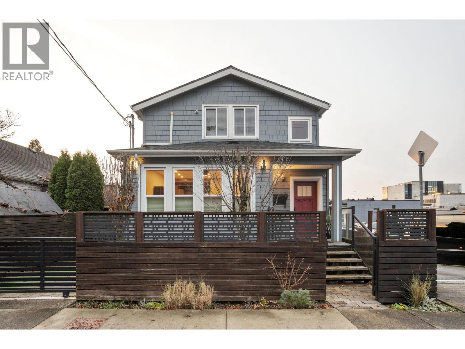 933 Mclean Drive, Vancouver, British Columbia  V5L 3N1 - Photo 4 - C8077554