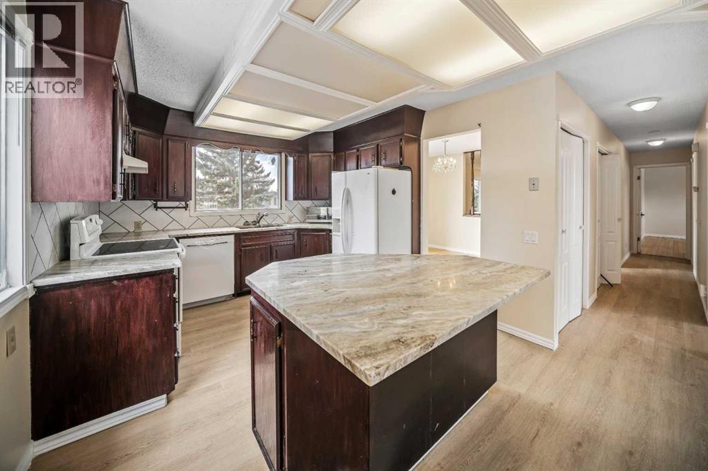 408 Queen Charlotte Drive Se, Calgary, Alberta  T2J 4H3 - Photo 9 - A2296570